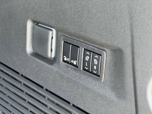 New 2026 GMC Yukon XL Denali w/ Sun & Power Step Package image 32