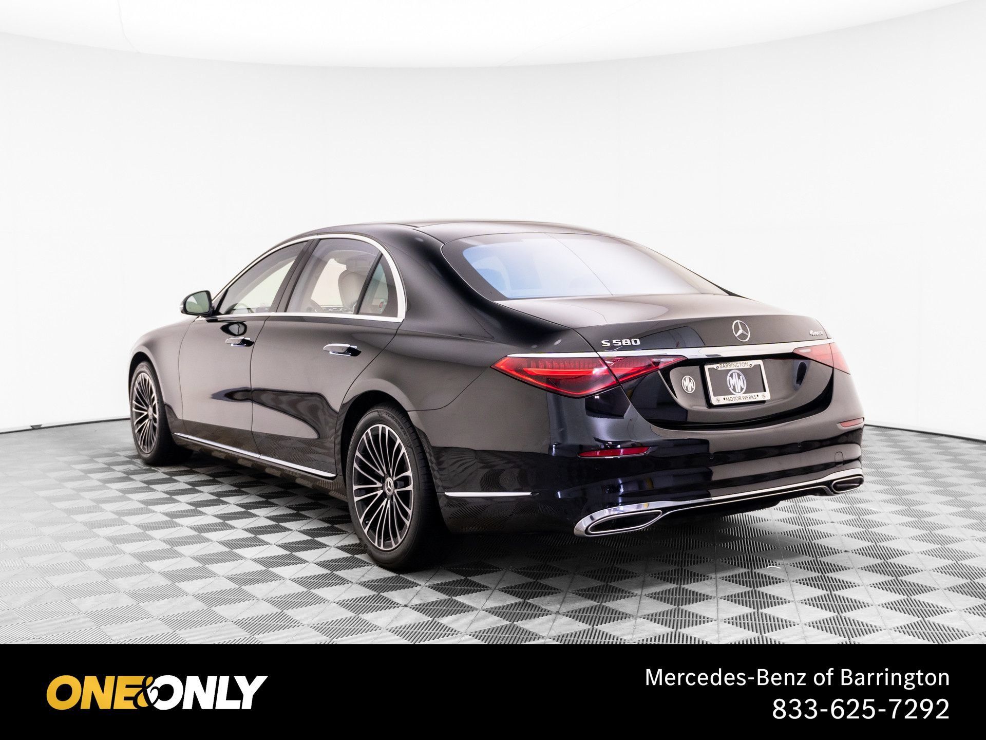 Used 2023 Mercedes-Benz S 580 4MATIC Sedan image 3