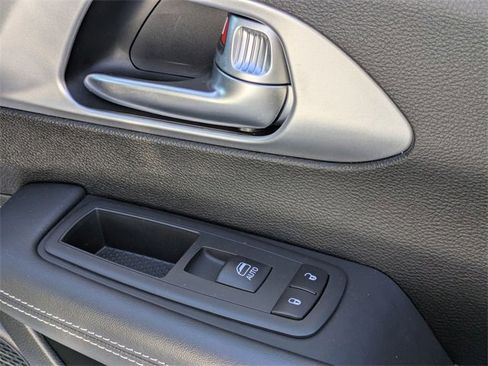 Used 2021 Chrysler Pacifica Touring w/ S Appearance Package image 41