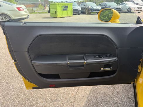 Used 2010 Dodge Challenger SRT8 w/ SRT Option Group II RWD image 8