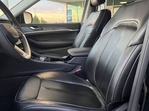 Used 2023 Jeep Grand Cherokee L Limited image 8