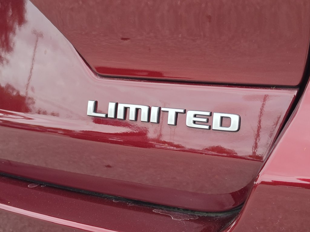 Certified 2025 Jeep Grand Cherokee Limited w/ Trailer Tow Package AWD/4WD image 11
