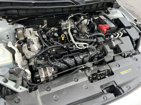 Used 2024 Nissan Altima 2.5 SV FWD image 26