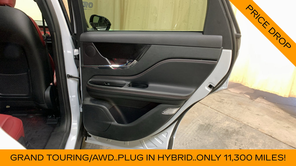 Used 2025 Lincoln Corsair Grand Touring w/ Towing Package AWD/4WD image 14