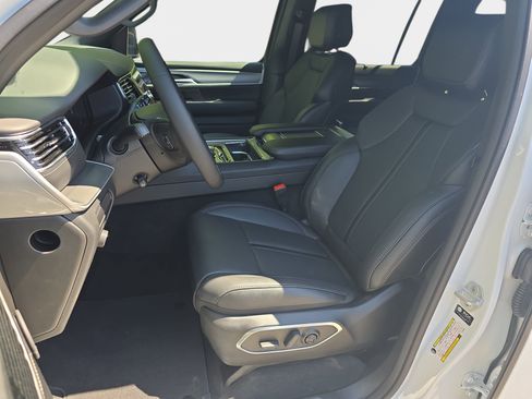 New 2026 Jeep Grand Wagoneer L Limited AWD/4WD image 12