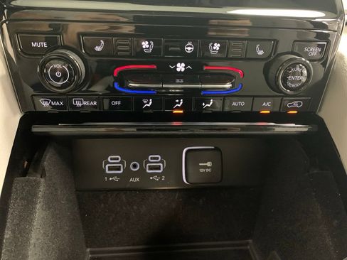 Certified 2022 Jeep Grand Cherokee Overland AWD/4WD image 26