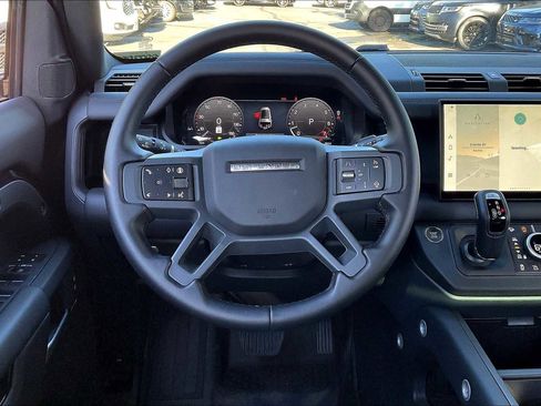 Used 2025 Land Rover Defender 130 S image 8
