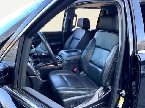 Used 2019 Chevrolet Tahoe LT w/ Z71 Midnight Edition image 15