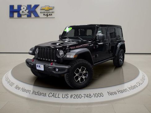 Used 2023 Jeep Wrangler Unlimited Rubicon w/ Dual Top Group AWD/4WD image 3
