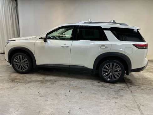 Certified 2024 Nissan Pathfinder SL w/ SL Premium Package image 10