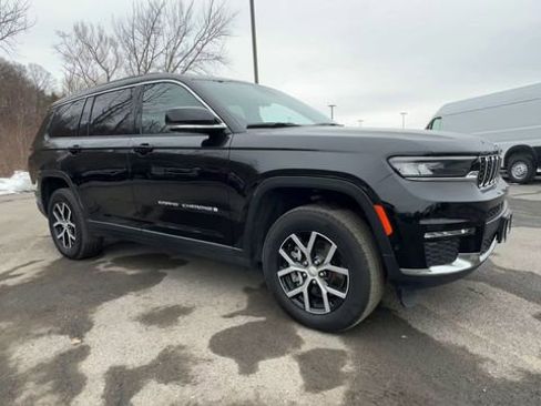 Used 2024 Jeep Grand Cherokee L Limited w/ Luxury Tech Group II image 2