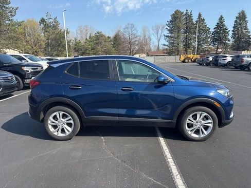 Used 2023 Buick Encore GX Preferred w/ Cold Weather Comfort Package AWD/4WD image 5
