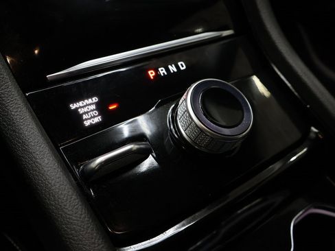 Used 2023 Jeep Grand Cherokee Limited image 25