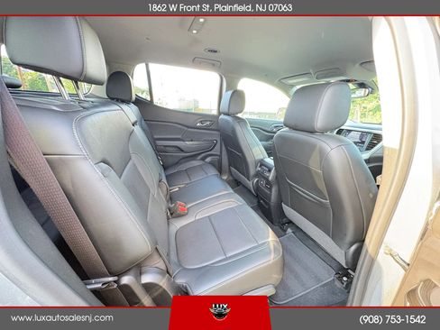 Used 2020 GMC Acadia SLT w/ Driver Alert Package II FWD image 39