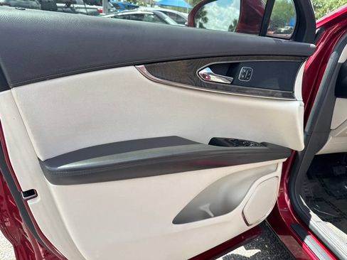 Used 2019 Lincoln Nautilus Select FWD image 15
