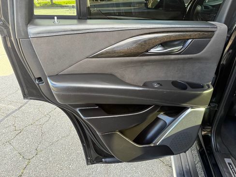 Used 2016 Cadillac Escalade Platinum AWD/4WD image 44