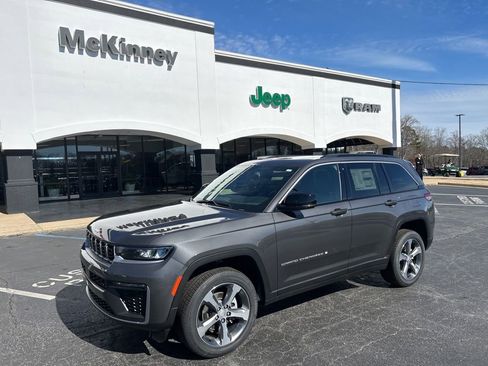 New 2026 Jeep Grand Cherokee Limited RWD image 2