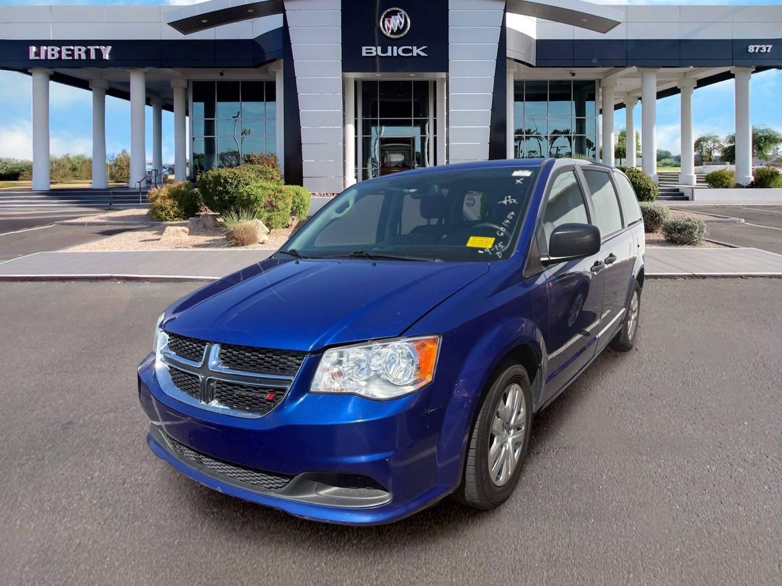 Used 2019 Dodge Grand Caravan SE FWD image 4