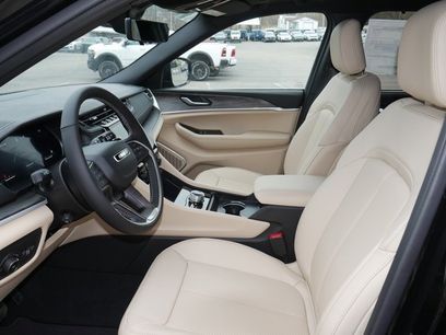 New 2025 Jeep Grand Cherokee Limited w/ Luxury Tech Group II