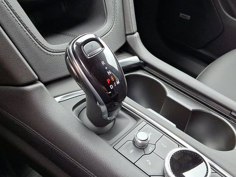 New 2025 Cadillac XT6 Luxury image 9