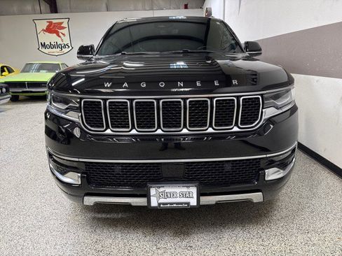 Used 2022 Jeep Wagoneer Series III w/ Rear Seat Video Group 1 image 48