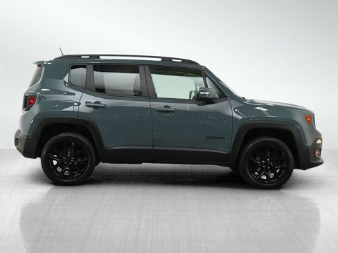 Used 2017 Jeep Renegade Altitude AWD/4WD image 6