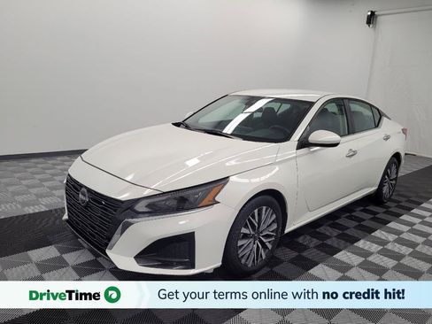 Used 2023 Nissan Altima 2.5 SV FWD image 1