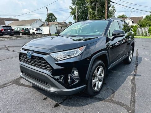 Used 2021 Toyota RAV4 XLE Premium AWD/4WD image 3