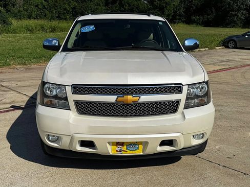Used 2010 Chevrolet Suburban LTZ RWD image 8