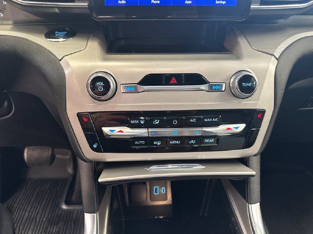 Used 2023 Ford Explorer XLT w/ Equipment Group 202A AWD/4WD image 33