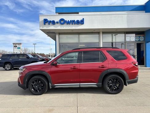 Certified 2025 Honda Pilot Touring image 8