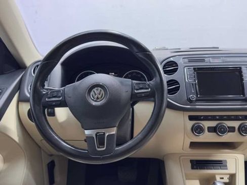 Used 2017 Volkswagen Tiguan S FWD image 19