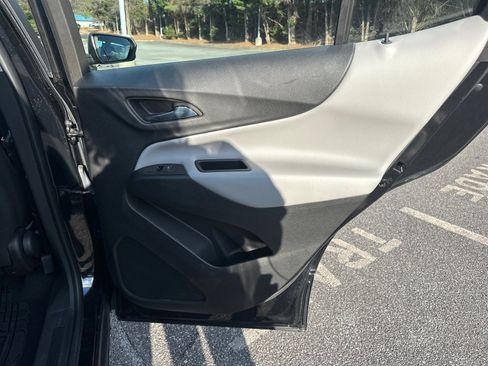 Used 2023 Chevrolet Equinox LS image 16
