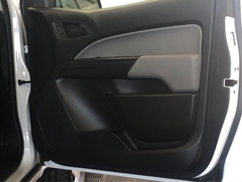 Used 2019 Chevrolet Colorado W/T w/ WT Convenience Package RWD image 16