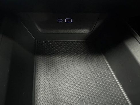 New 2026 Chevrolet Equinox LT w/ Convenience Package II FWD image 34