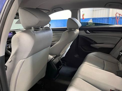 Used 2018 Honda Accord LX image 17