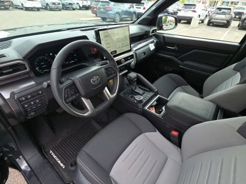 Used 2025 Toyota Tacoma TRD Off-Road AWD/4WD image 12