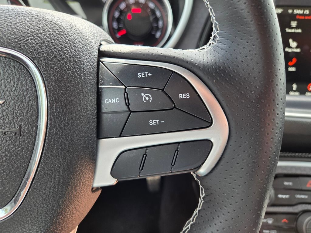 Used 2018 Dodge Challenger SRT RWD image 30