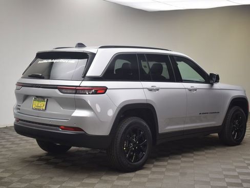 New 2026 Jeep Grand Cherokee 4WD image 5