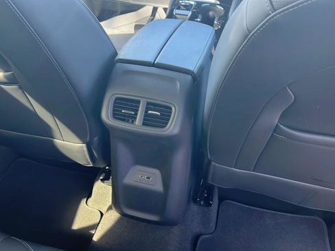 Used 2025 Buick Envision Preferred AWD/4WD image 28