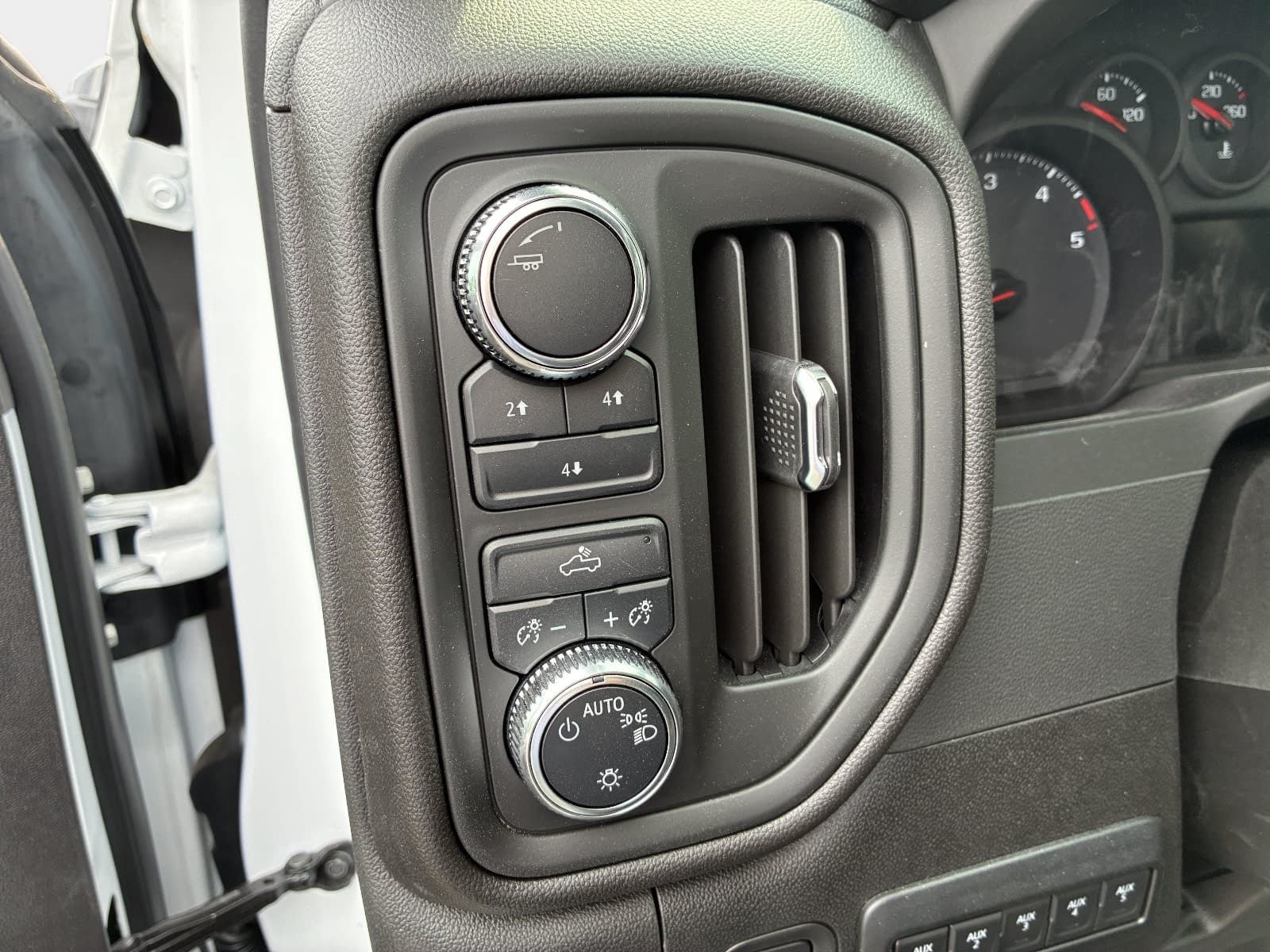 Used 2025 GMC Sierra 3500 Pro w/ Convenience Package AWD/4WD image 13
