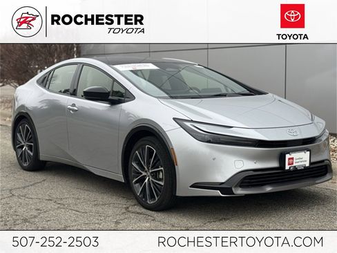 Certified 2024 Toyota Prius XLE image 1