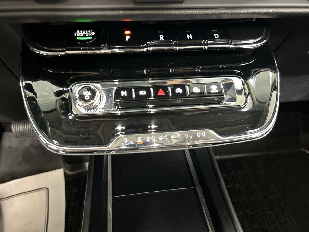 Used 2023 Lincoln Corsair AWD w/ Equipment Group 101A image 17