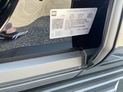 New 2026 Chevrolet Suburban Premier w/ Sun And Tow Package RWD image 32