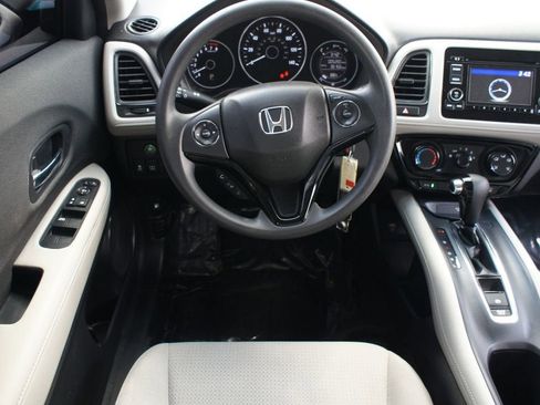 Used 2022 Honda HR-V LX image 5