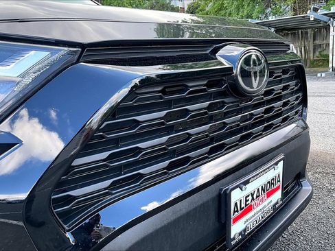 Used 2024 Toyota RAV4 XLE image 28