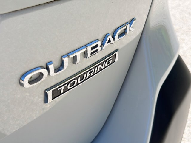 Used 2025 Subaru Outback Touring AWD/4WD image 11