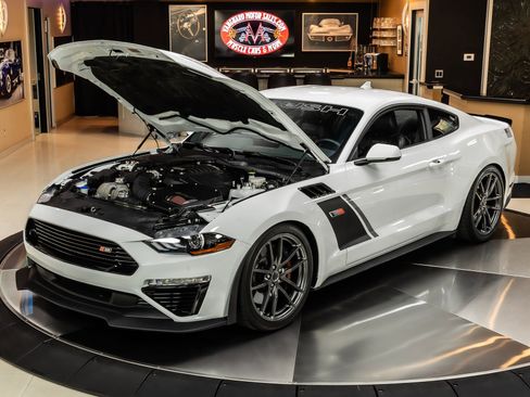 Used 2021 Ford Mustang GT Premium w/ GT Performance Package RWD image 6