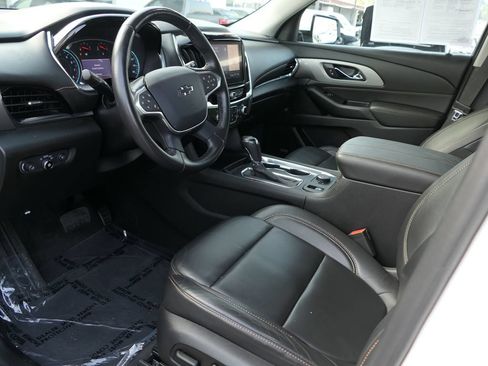 Used 2020 Chevrolet Traverse RS FWD image 13
