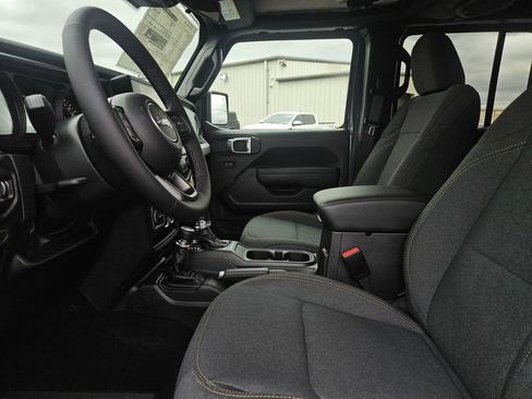 New 2025 Jeep Gladiator Sport image 10